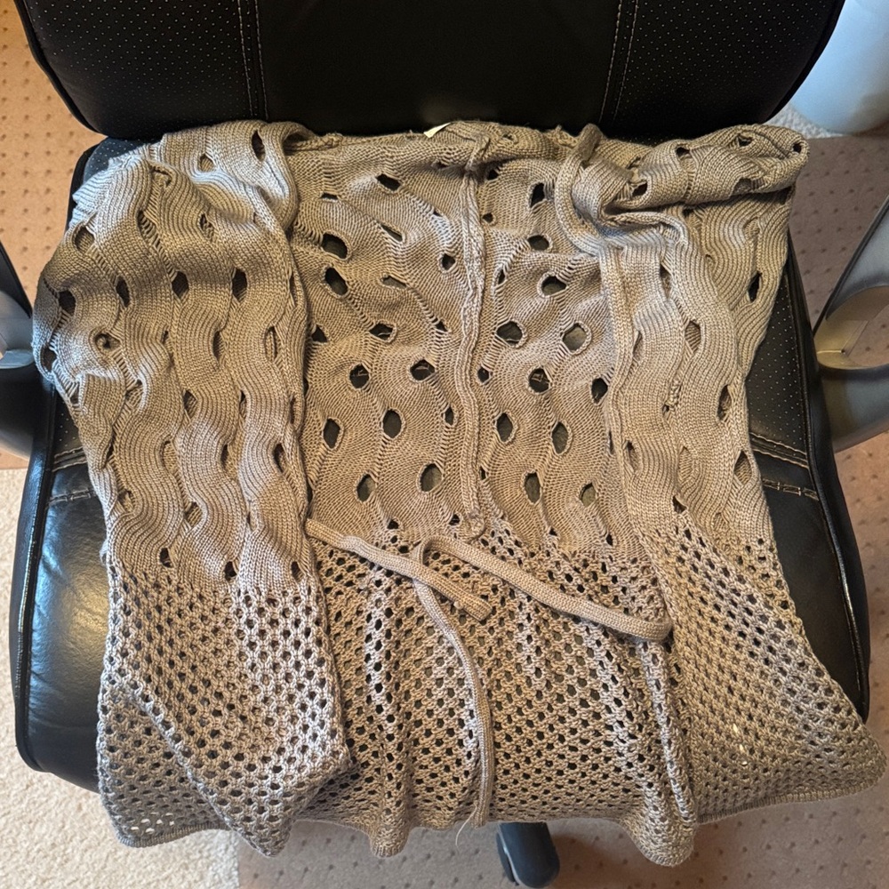 Elegant Gray Women's Sweater